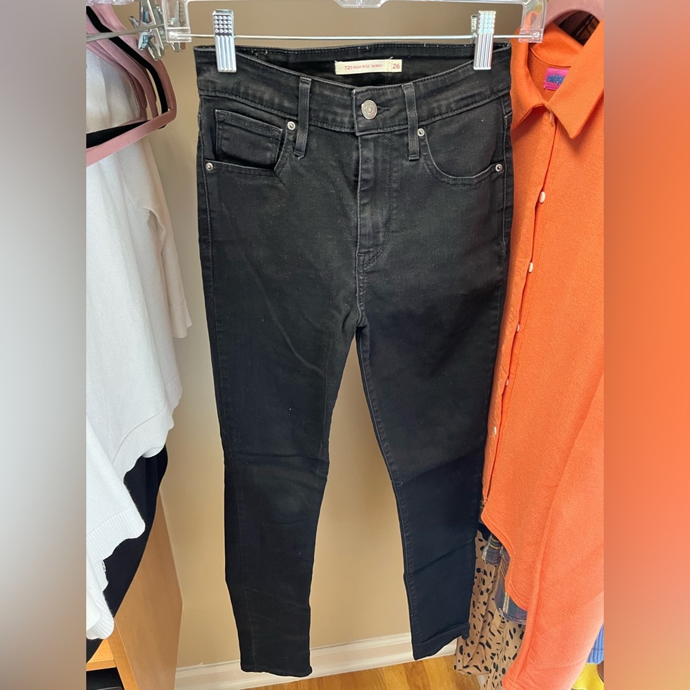 black 721 levi high rise jeans